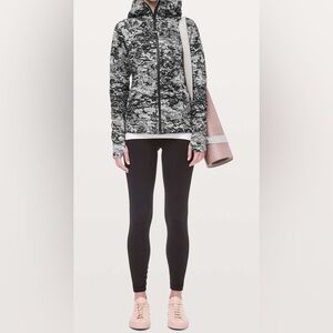 LULULEMON Scuba Hoodie Jacket Light Cotton Fleece
Masked Lace Starlight Black